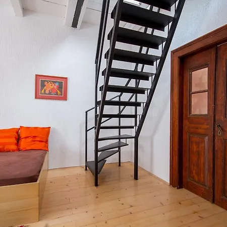 Vintage By Locap Group * 皮兰