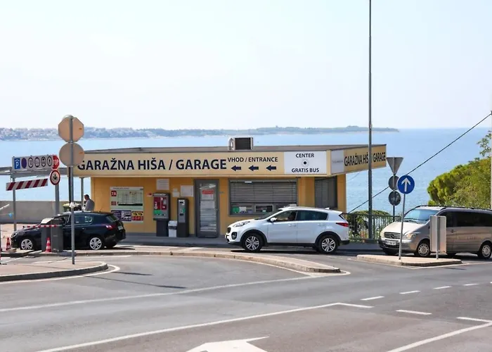 Vintage By Locap Group * Πιράν