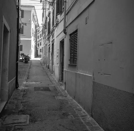 Διαμέρισμα Vintage By Locap Group Πιράν