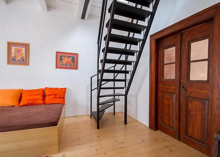 Vintage By Locap Group * 皮兰