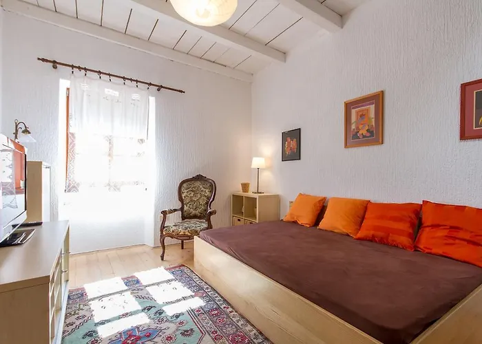 Vintage By Locap Group * Πιράν